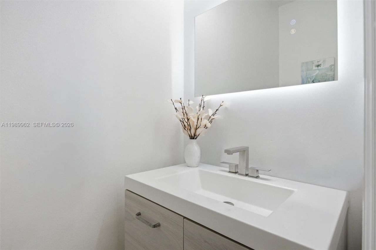 10319 NW 30th Ter , Doral, FL 33172 Photo