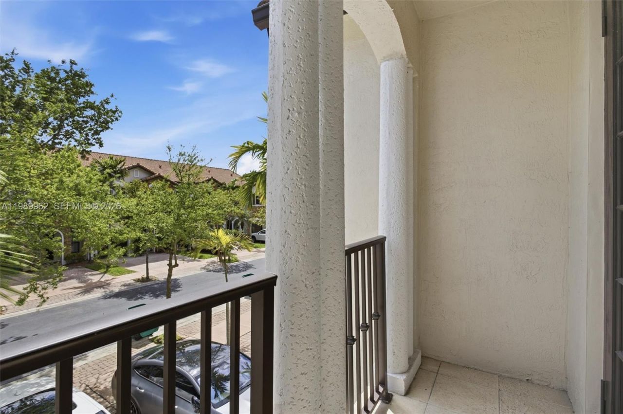 10319 NW 30th Ter, Doral, FL 33172 Photo