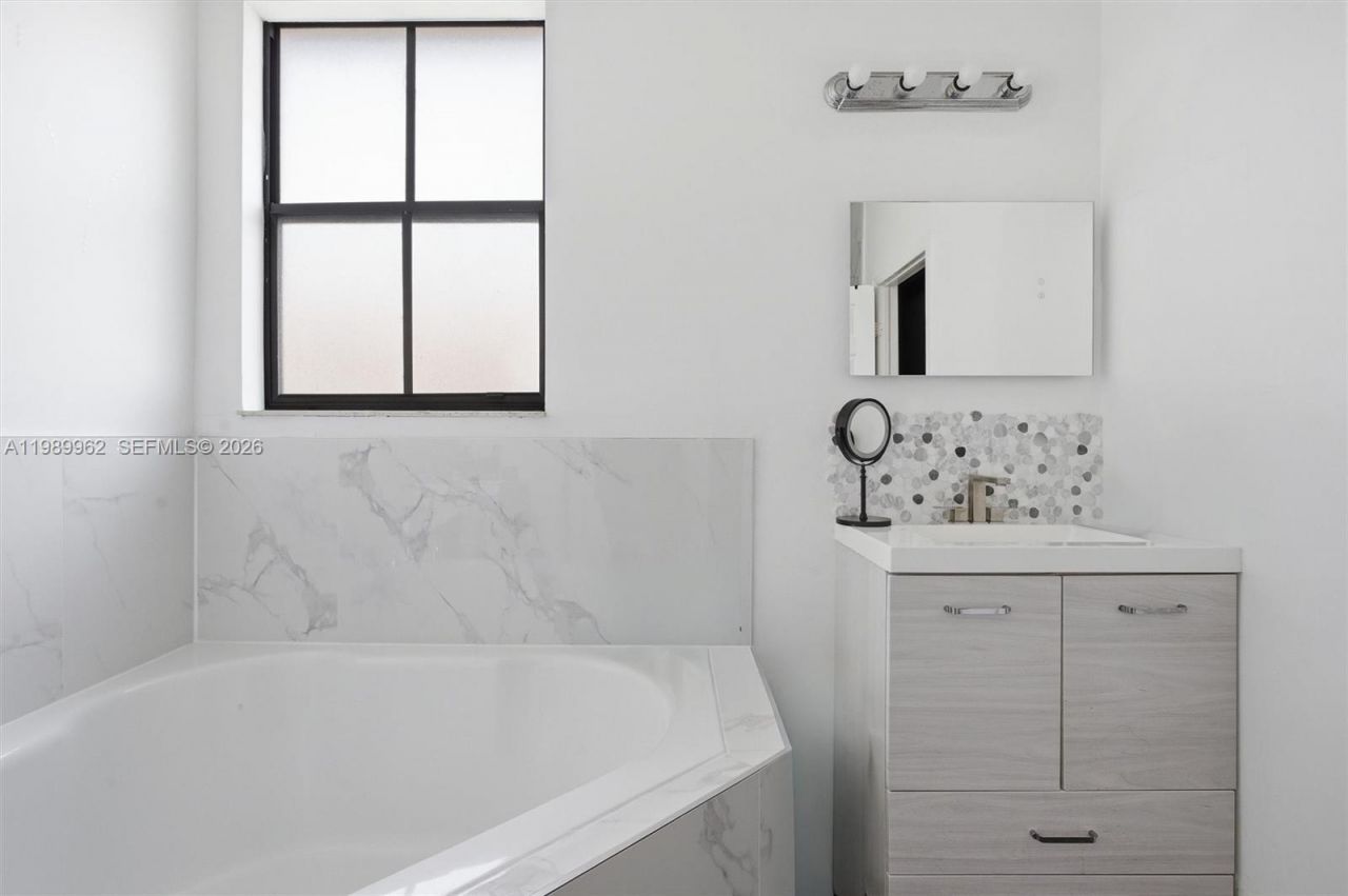 10319 NW 30th Ter , Doral, FL 33172 Photo