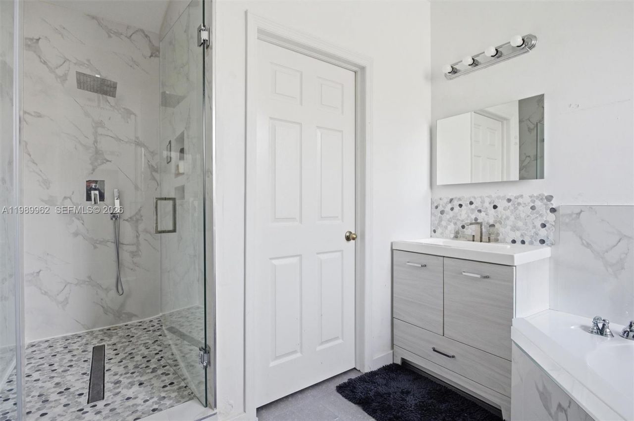 10319 NW 30th Ter , Doral, FL 33172 Photo