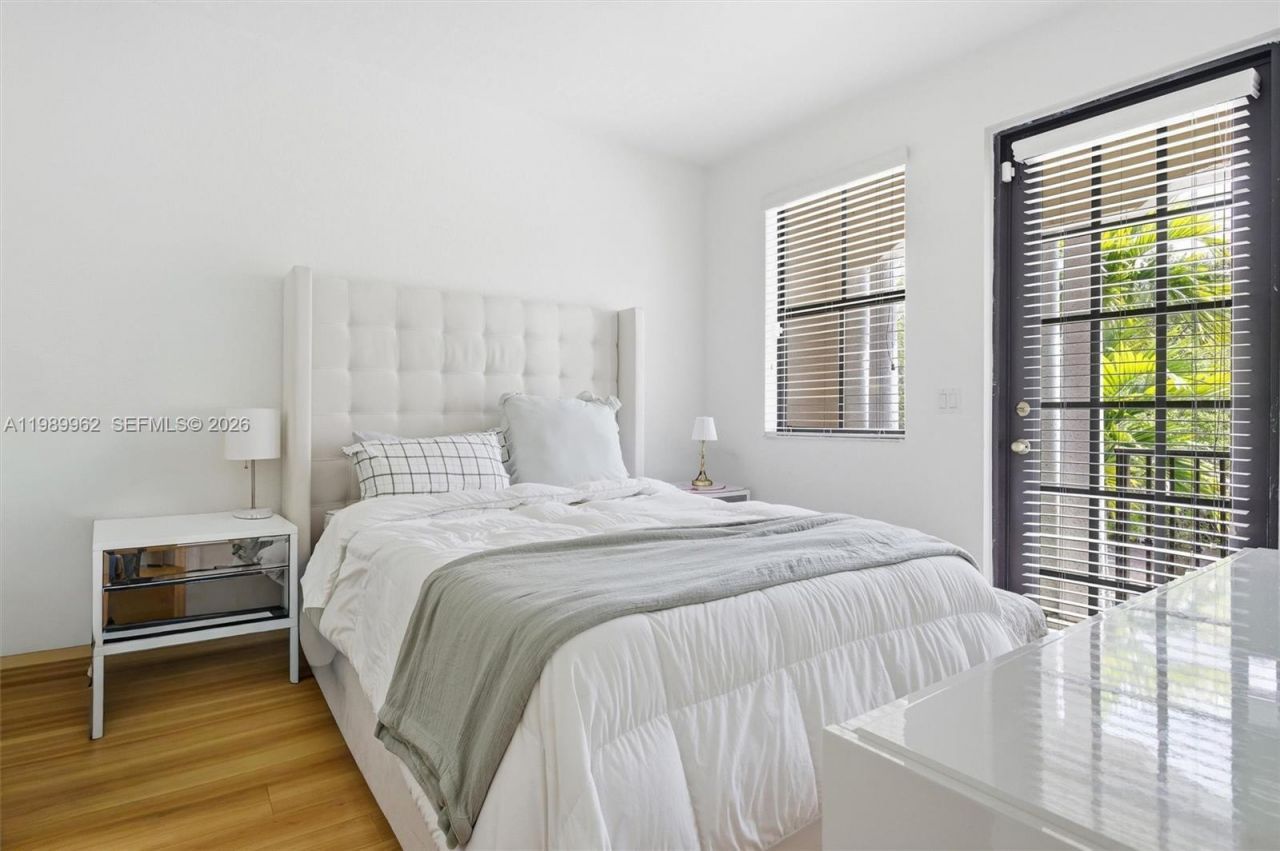 10319 NW 30th Ter , Doral, FL 33172 Photo