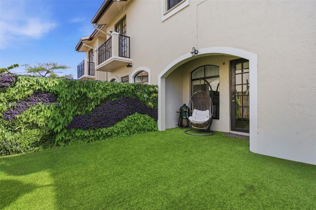 10319 NW 30th Ter, Doral, FL 33172 Photo
