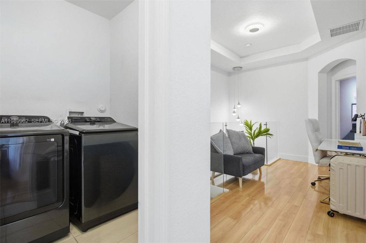 10319 NW 30th Ter , Doral, FL 33172 Photo