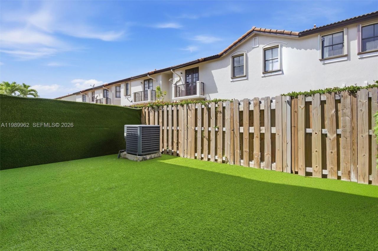 10319 NW 30th Ter , Doral, FL 33172 Photo