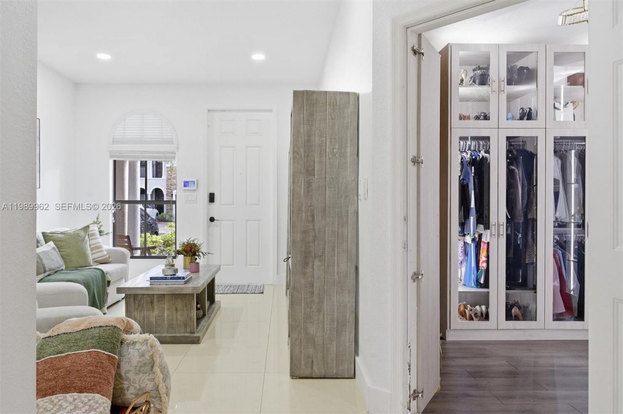 10319 NW 30th Ter , Doral, FL 33172 Photo