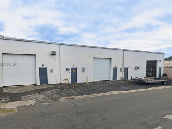 114 SW 2nd Ave, Dania Beach, FL 33004