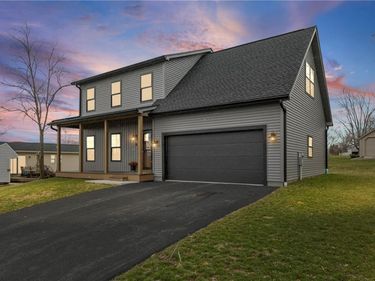 11 Berry Grove Lane W, Brockport, NY 14420