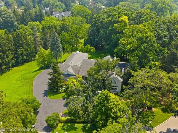 375 Dunston Road, Bloomfield Hills, MI 48304