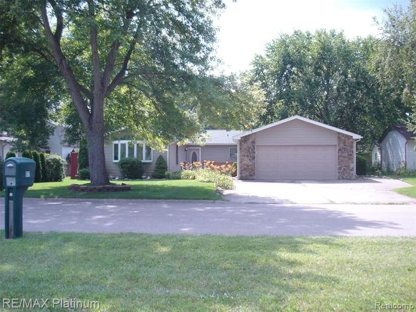 601 HOLLY BUSH DRIVE, Holly Vlg, MI 48442