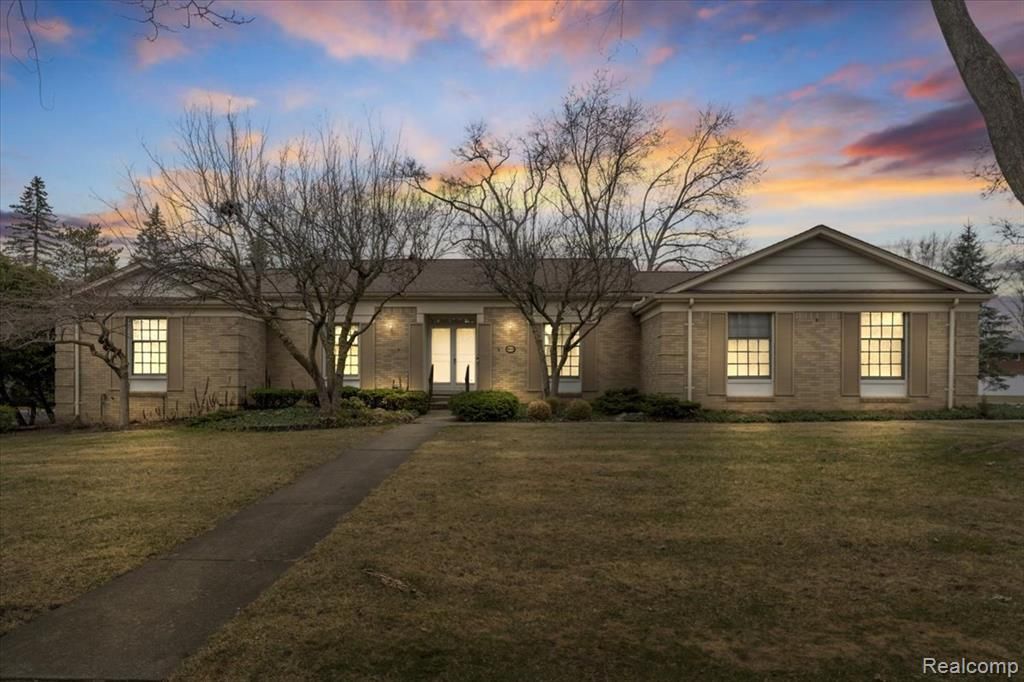 19010 Lacrosse Avenue, Lathrup Village, MI 48076 Main Photo