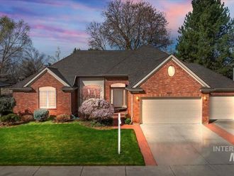 6251 N Charleston Place Boise, ID 83703