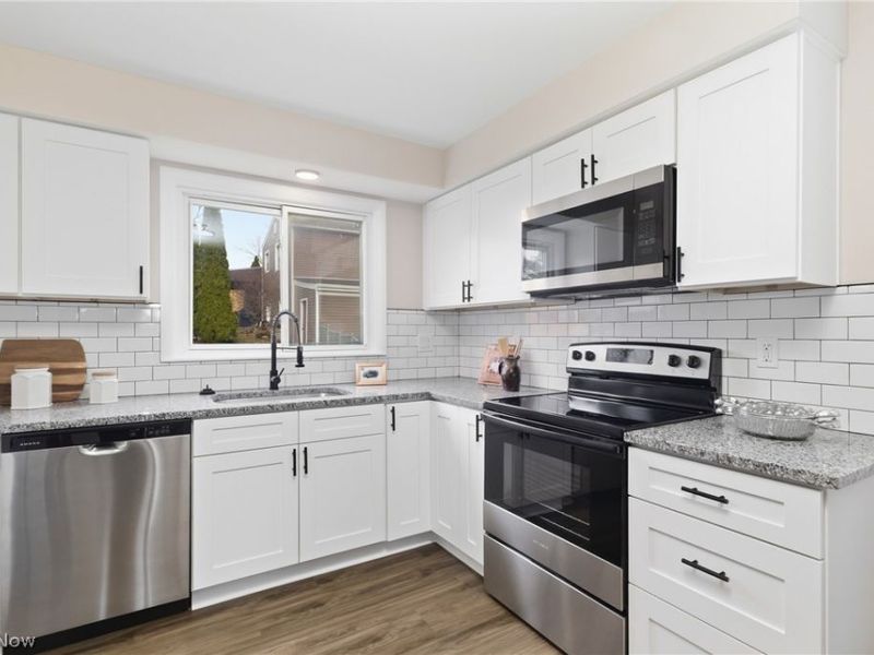 266 Barnes Drive, Tallmadge, OH 44278 Photo 3