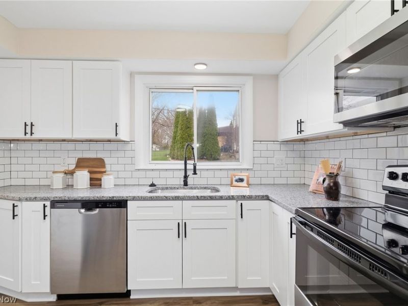 266 Barnes Drive, Tallmadge, OH 44278 Photo 4