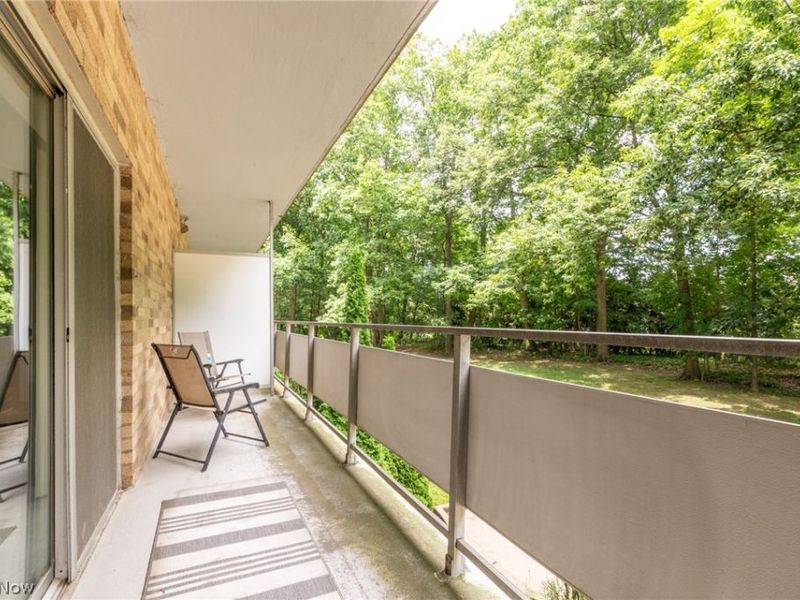 2112 Acacia Park Drive, Unit 220, Lyndhurst, OH 44124 Photo 16