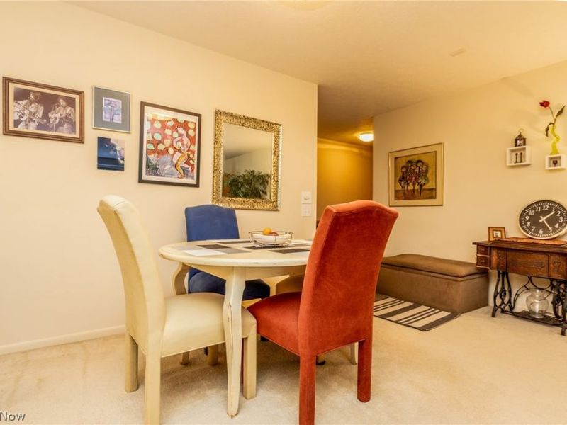 2112 Acacia Park Drive, Unit 220, Lyndhurst, OH 44124 Photo 7