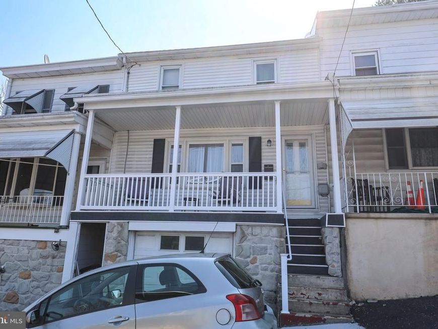 243 Pierce Street, Pottsville, PA 17901 Main Photo