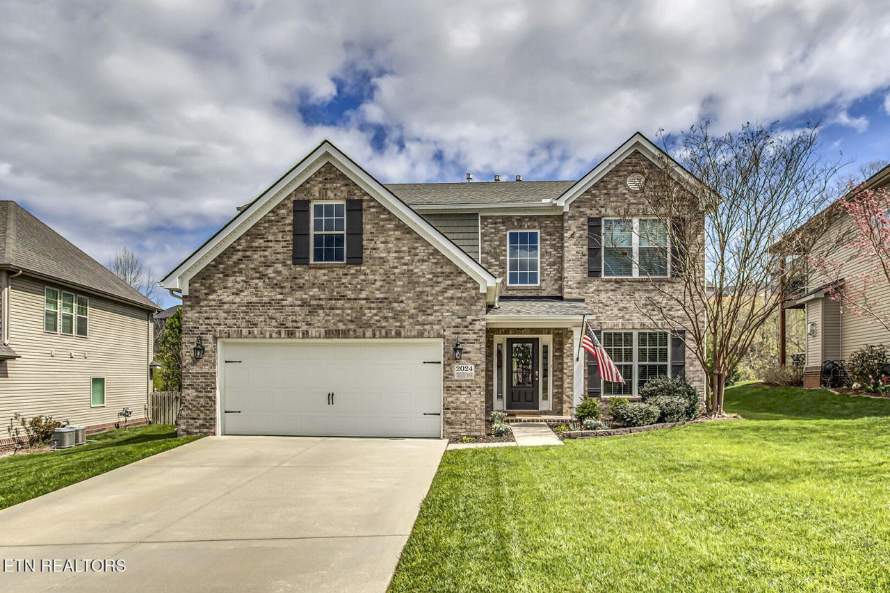 2024 Creekside Manor Lane, Knoxville, TN 37932 Main Photo