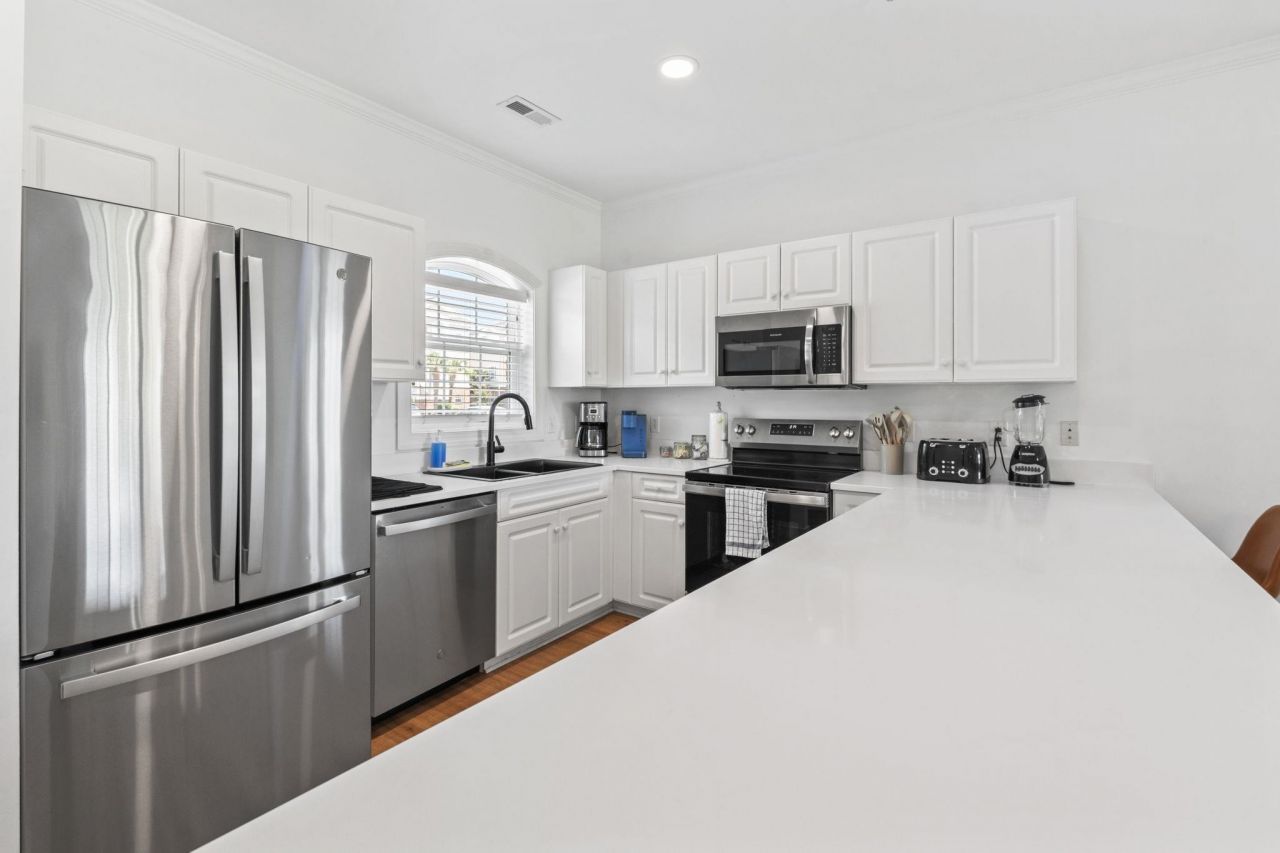 4881 Dahlia Ct. Photo 8