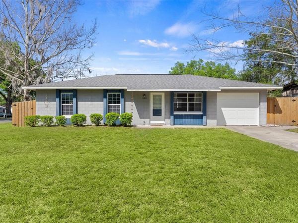 1101 SPRUCE COURT , TAVARES, FL 32778