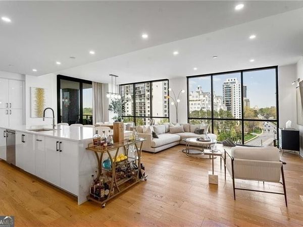 2425 Peachtree Road NE, Unit 901, Atlanta, GA 30305