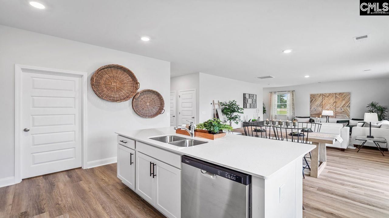 412 Lancashire Lane Photo 10