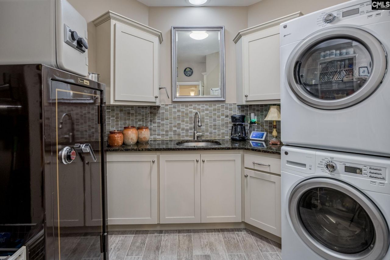 741 Wildwood Road Photo 32