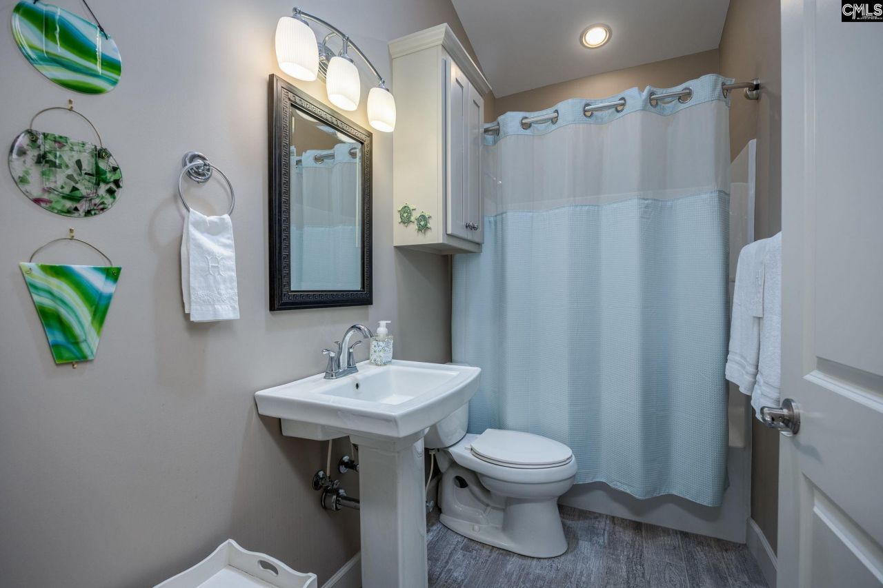 741 Wildwood Road Photo 45