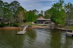 741 Wildwood Road photo 4