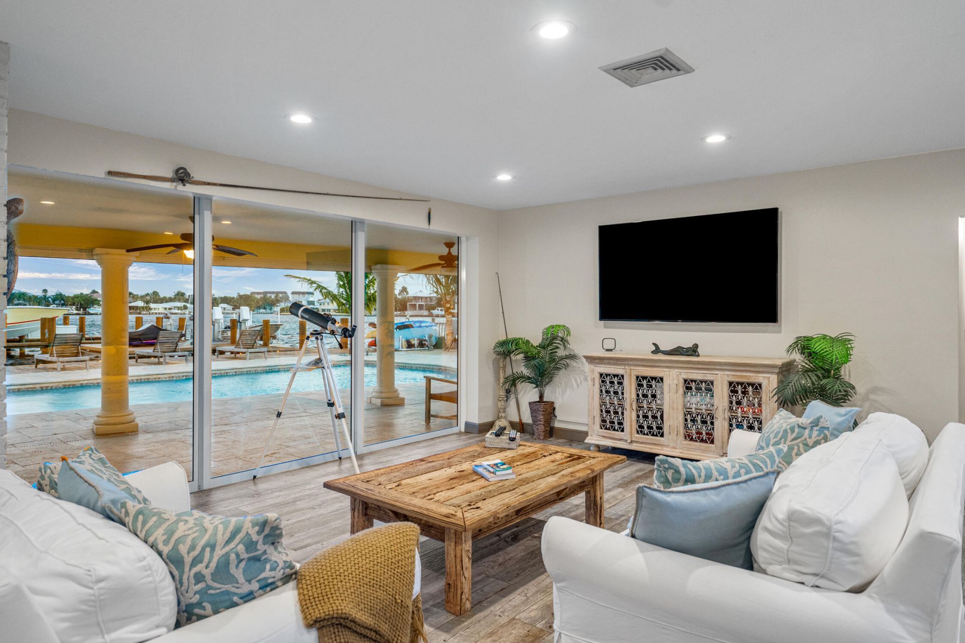 844 East Drive, Boynton Beach, FL 33435 Photo