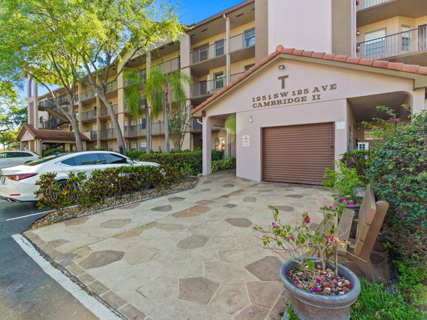 1251 SW 125th Avenue, Unit 105t, Pembroke Pines, FL 33027