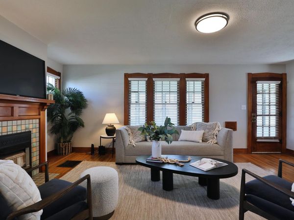 557 Woodbury Avenue, Columbus, OH 43223