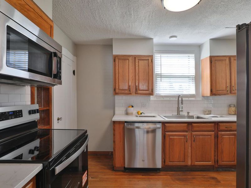 557 Woodbury Avenue, Columbus, OH 43223 Photo 14