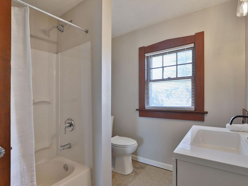 557 Woodbury Avenue, Columbus, OH 43223 Photo 24