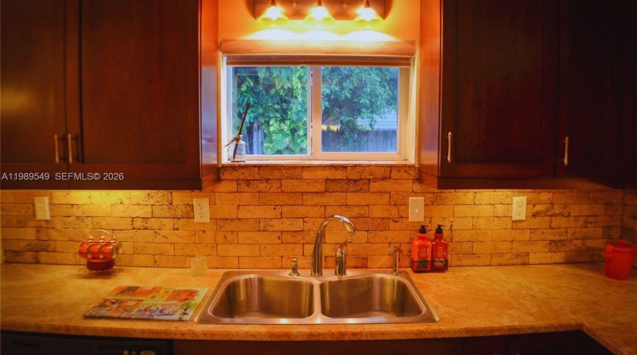 7048 SW 83rd Ct , Miami, FL 33143 Photo