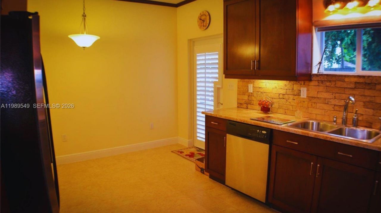 7048 SW 83rd Ct , Miami, FL 33143 Photo