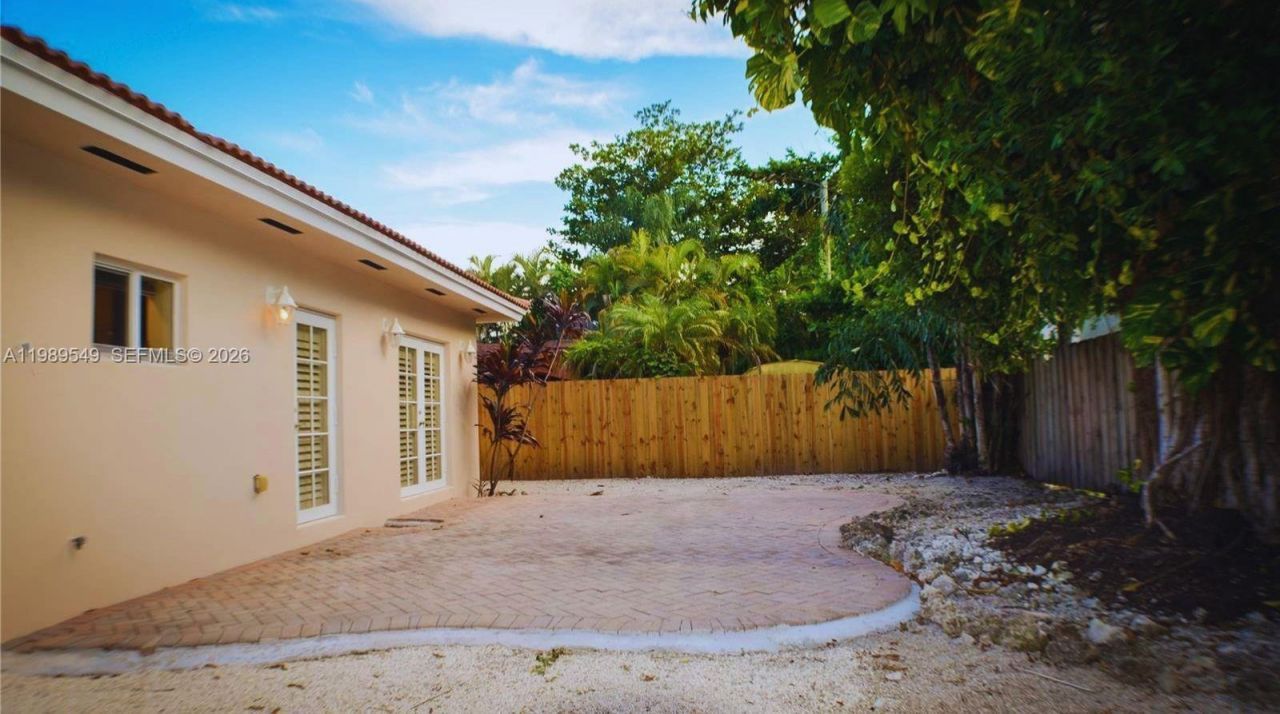 7048 SW 83rd Ct , Miami, FL 33143 Photo