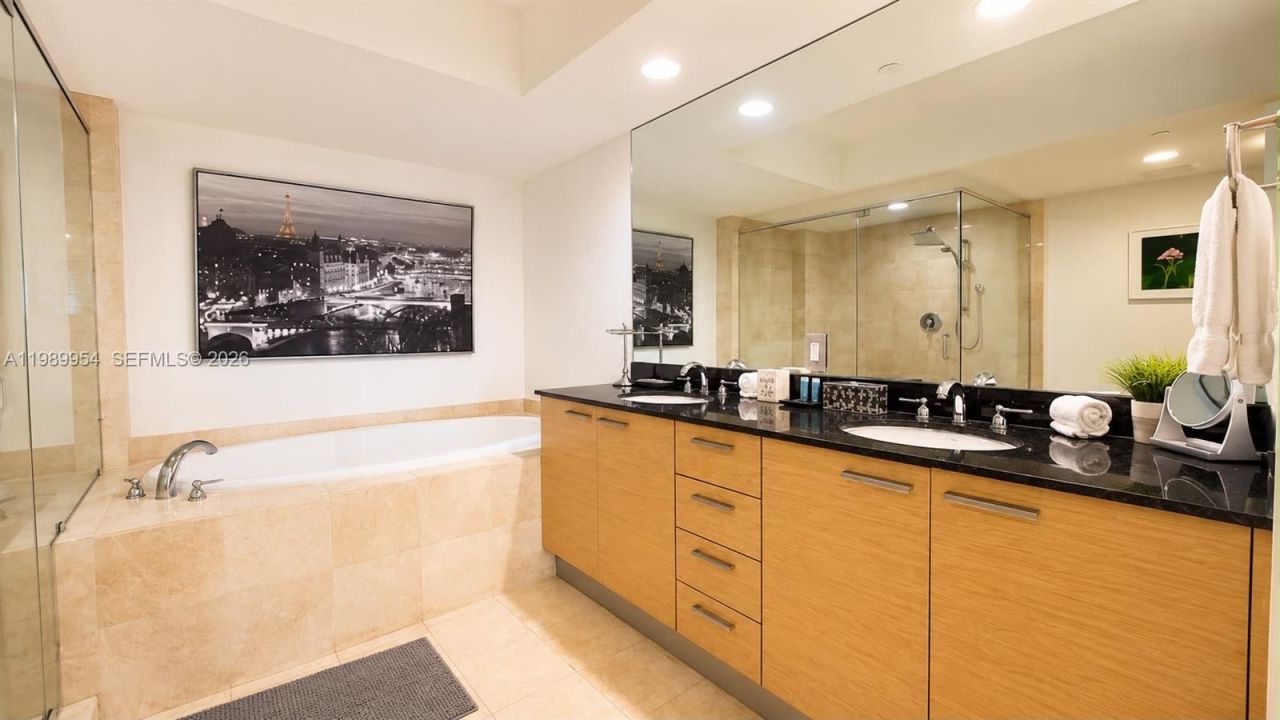 1830 S Ocean Dr, Unit 4010, Hallandale Beach, FL 33009 Photo
