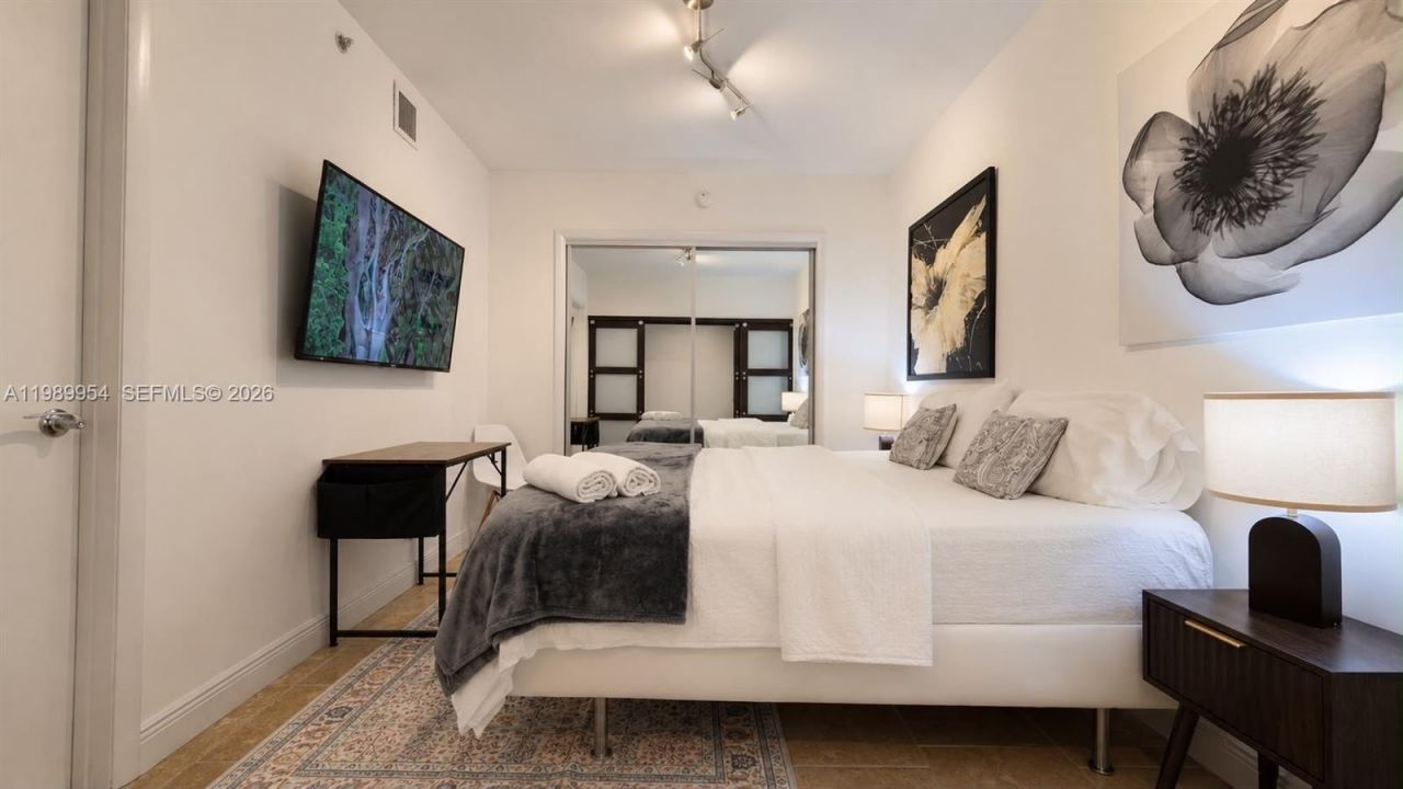1830 S Ocean Dr, Unit 4010, Hallandale Beach, FL 33009 Photo