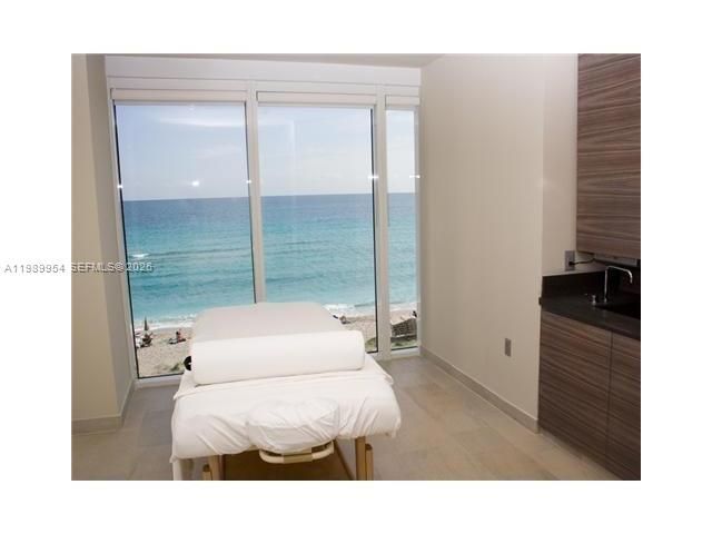 1830 S Ocean Dr, Unit 4010, Hallandale Beach, FL 33009 Photo