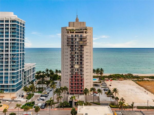 6767 Collins Ave , Unit 1704, Miami Beach, FL 33141