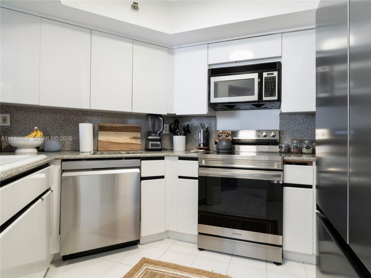 6767 Collins Ave , Unit 1704, Miami Beach, FL 33141 Photo