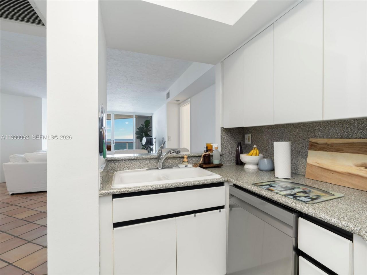 6767 Collins Ave , Unit 1704, Miami Beach, FL 33141 Photo