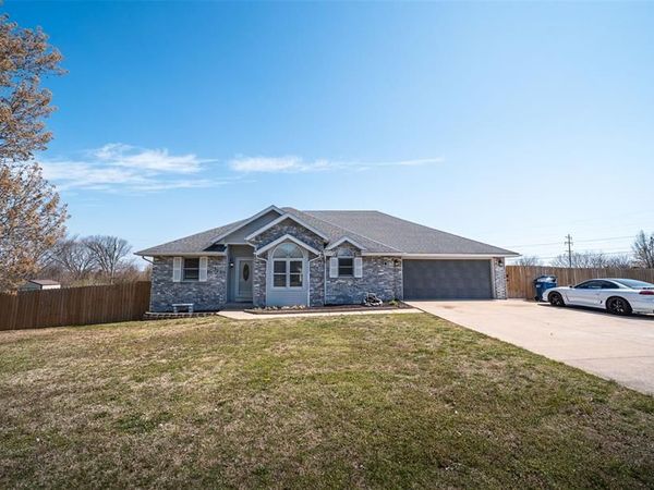 1312 Woodspice Trail, Lebanon, MO 65536