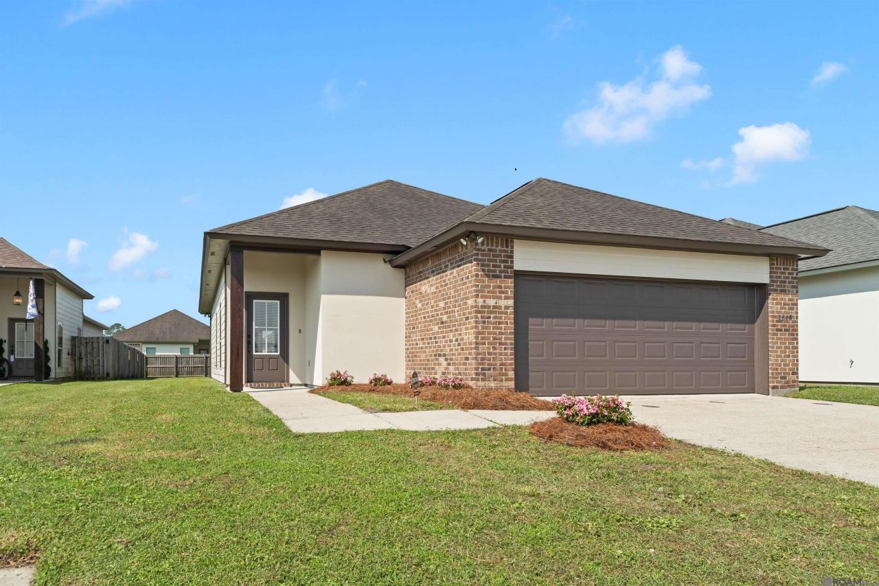 1660 Seville Dr, Saint Gabriel, LA 70776 Main Photo