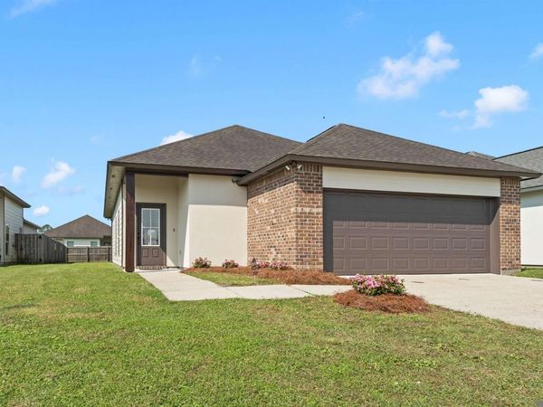 1660 Seville Dr, St Gabriel, LA 70776