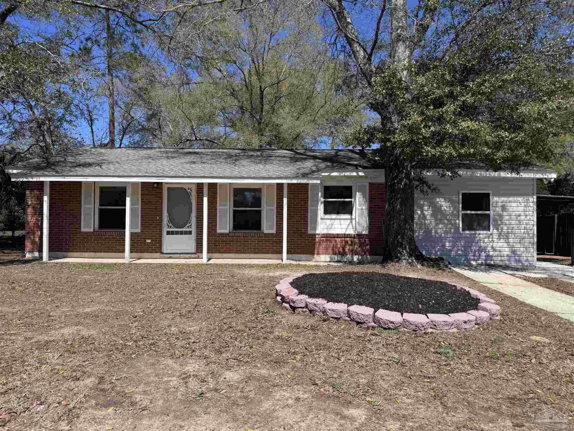 6426 Walnut St, Milton, FL 32570 Main Photo