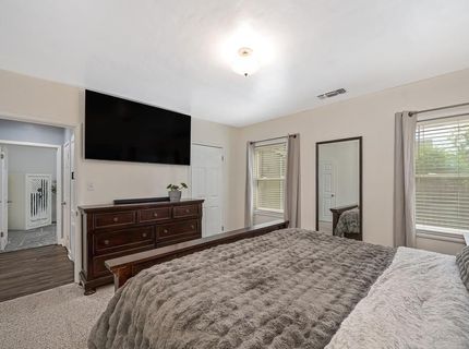 3422 David Way, Sacramento, CA 95820 Photo