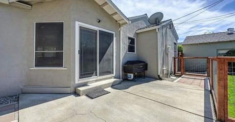 3422 David Way, Sacramento, CA 95820 Photo