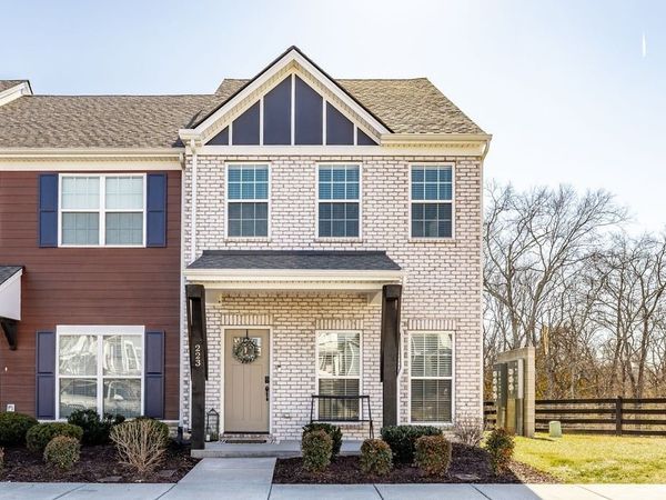223 Holywell Dr , Gallatin, TN 37066