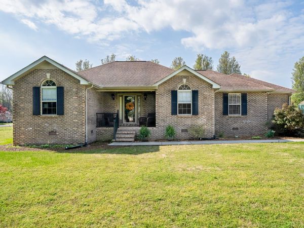 387 Fairview Cir, Winchester, TN 37398